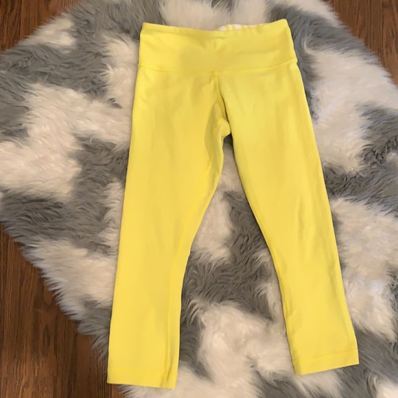 Lululemon☀️crop yoga pants - Picture 3 of 12